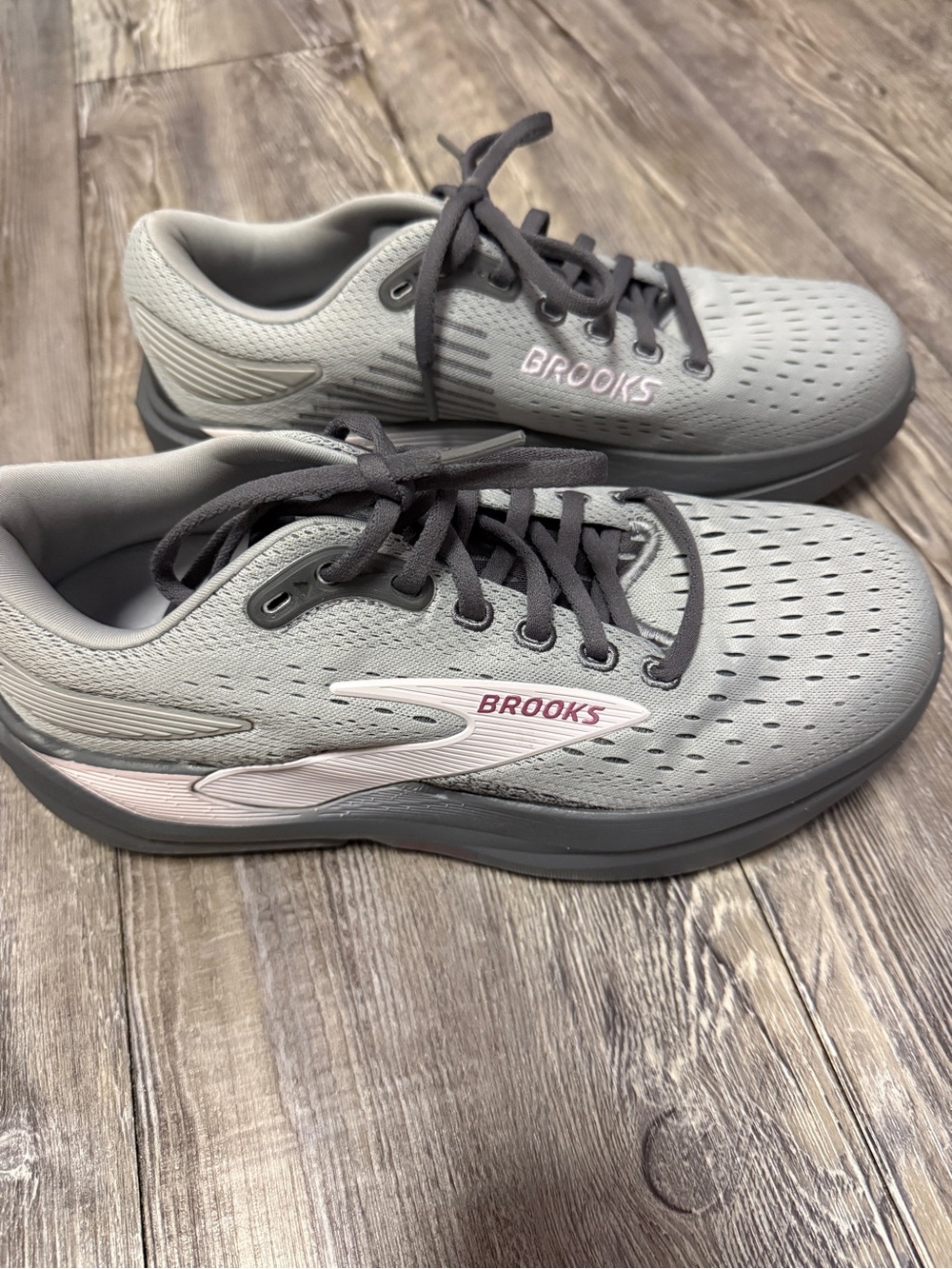 Brooks Women’s Gray Ghost 3- Harbor Mist Shoes - Size 8 medium